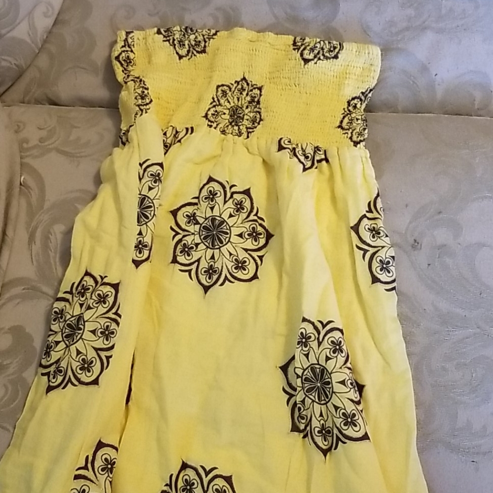 Pretty yellow sundress